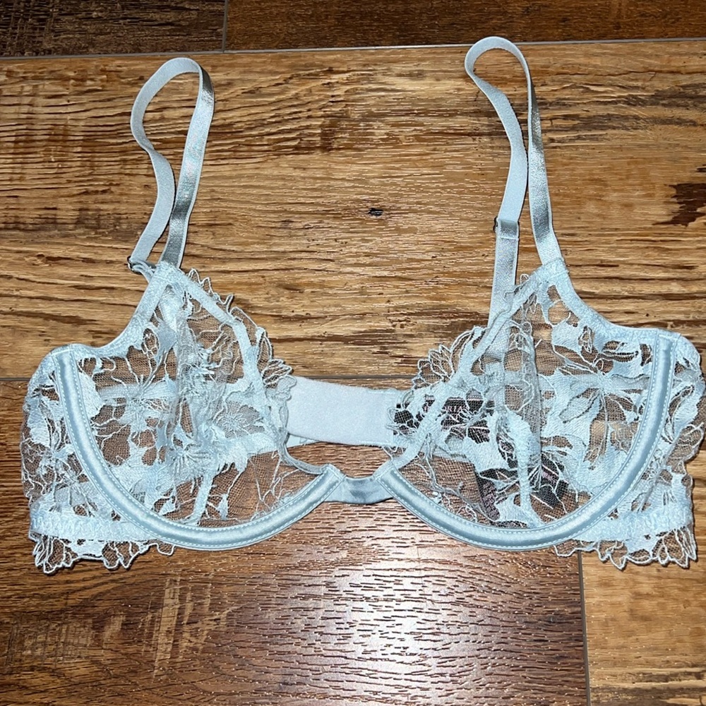 Victoria’s secret lingerie bra and high waisted cheeky pantie set